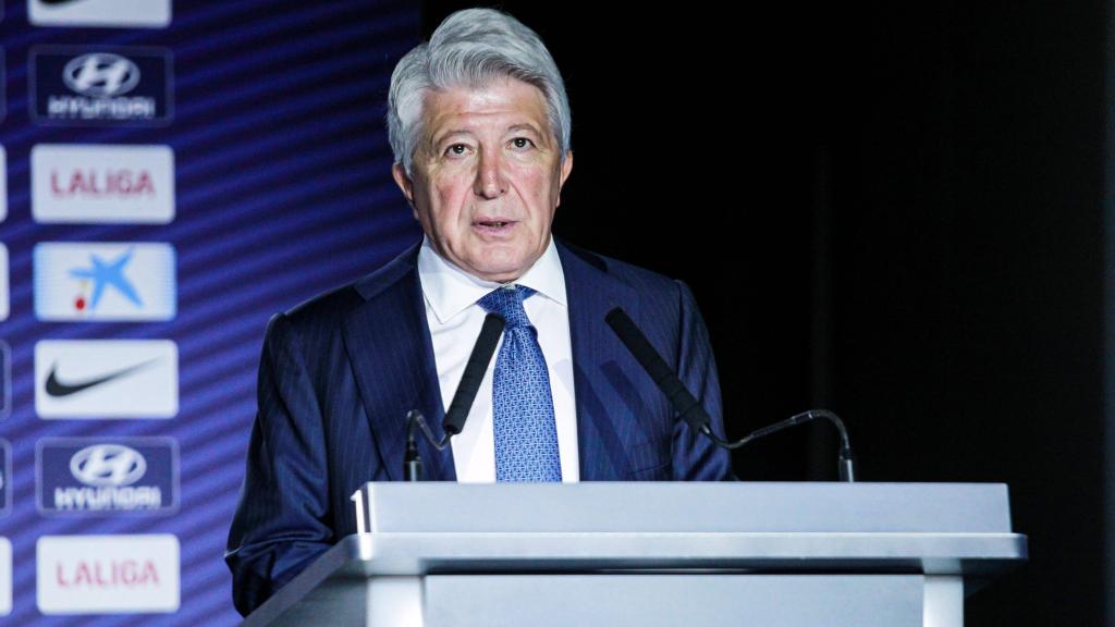 Enrique Cerezo, en una comparecencia con el Atlético de Madrid