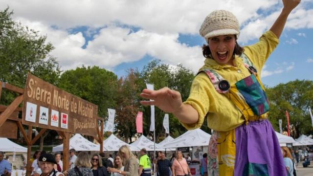 Conoce el mercadillo de Madrid que ya puedes visitar: está en un paraje espectacular de la Sierra.