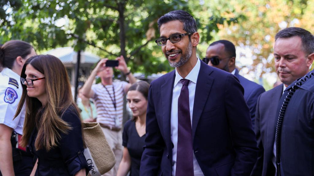 Sundar Pichai a su llegada al foro de IA