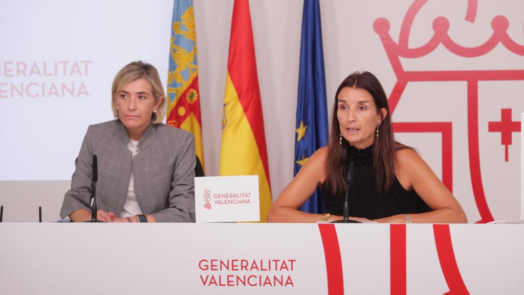 Las conselleras de Justicia y Hacienda, Elisa Núñez y Ruth Merino. EE