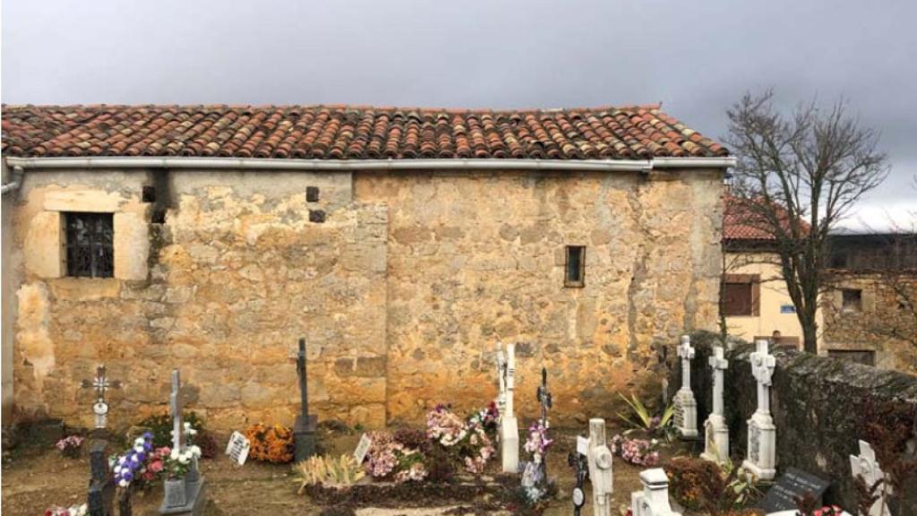 Iglesia junto al cementerio