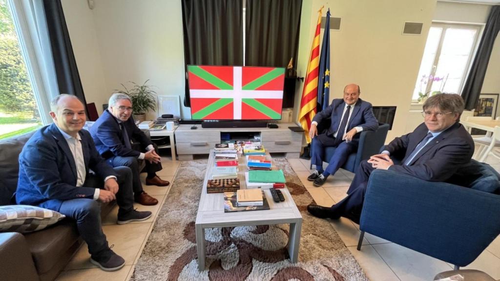 Turull, Aurrekoetxea, Ortuzar y Puigdemont, en su reunión en Waterloo.