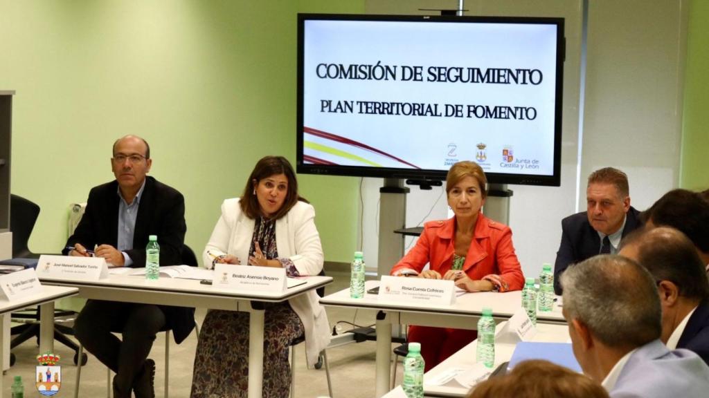 Imagen de archivo de una reunión de trabajo sobre el Puerta del Noroeste