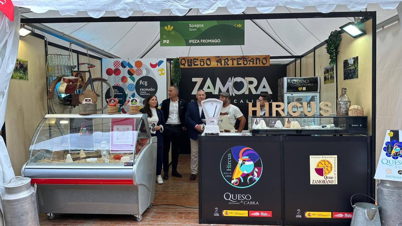 Stands de quesos zamoranos en la Feria de Bra