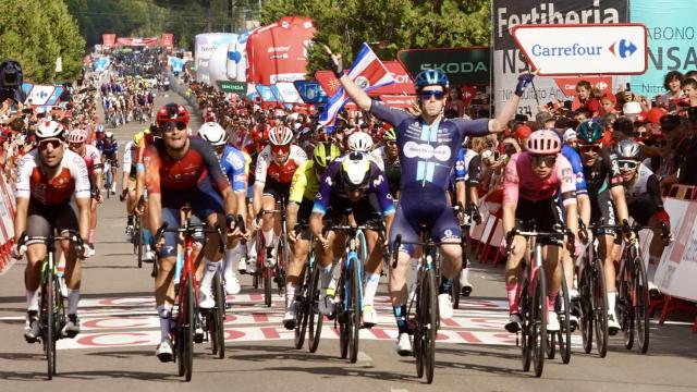 Alberto Dainese ganador de la 19ª etapa de la Vuelta Ciclista a España