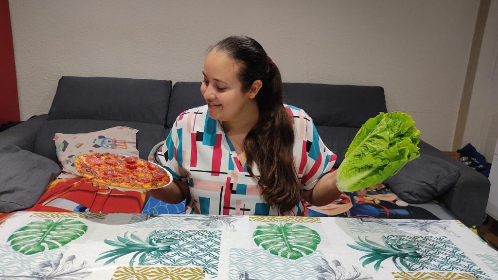 Andrea Colás, la tiktoker que muestra su 'dieta de recorte' en redes.