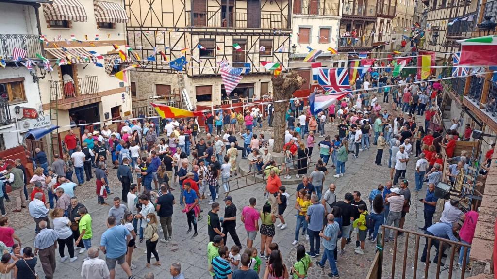 Concurrida fiesta popular en San Esteban de la Sierra