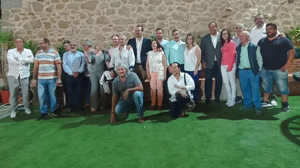 En el restaurante La Botica, todo el grupo de invitados