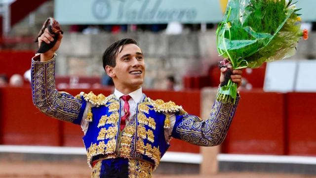 El novillero de Cantalpino Ismael Martín abre la Puerta Grande de La Glorieta