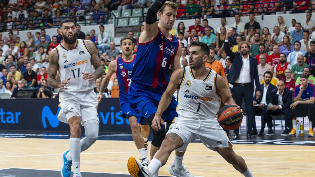 Campazzo ante Jan Vesely