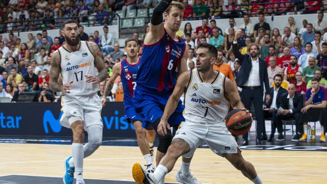 Campazzo ante Jan Vesely