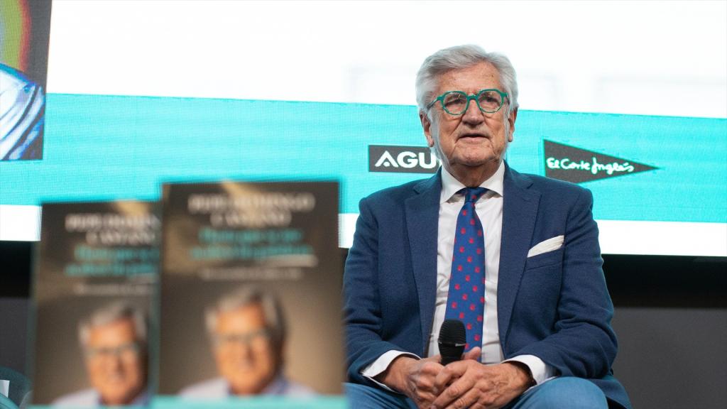 El presentador de radio y televisión y escritor, Pepe Domingo Castaño