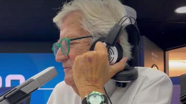 Pepe Domingo Castaño da un discurso en su 80 cumpleaños.