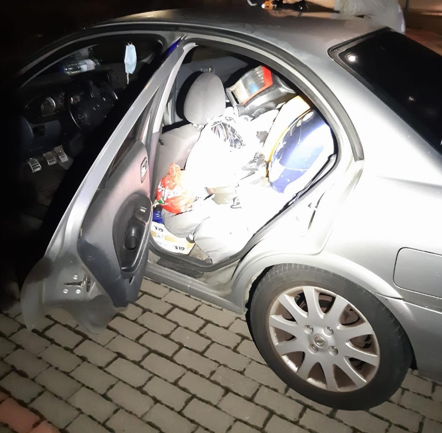 El coche cargado con los objetos robados en el Punto Limpio de Arroyo