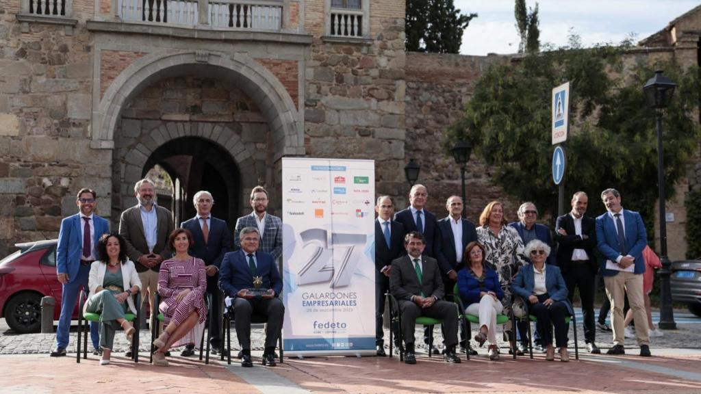 Foto de familia en la presentación de los 27 Galardones Empresariales de Fedeto. Imagen: Javier Longobardo