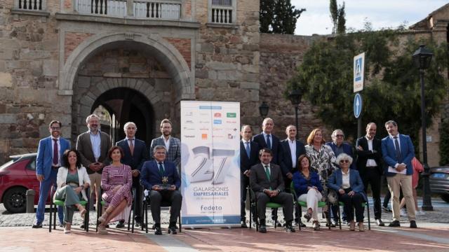 Foto de familia en la presentación de los 27 Galardones Empresariales de Fedeto. Imagen: Javier Longobardo