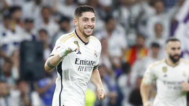 Fede Valverde celebra durante el Real Madrid - Real Sociedad