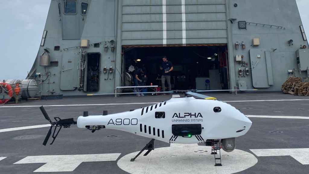 Alpha A900 en un buque de la Armada