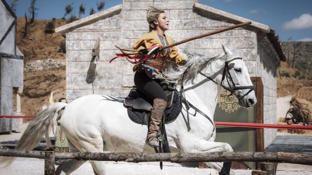 Una de las actrices de Puy du Fou durante un espectáculo.