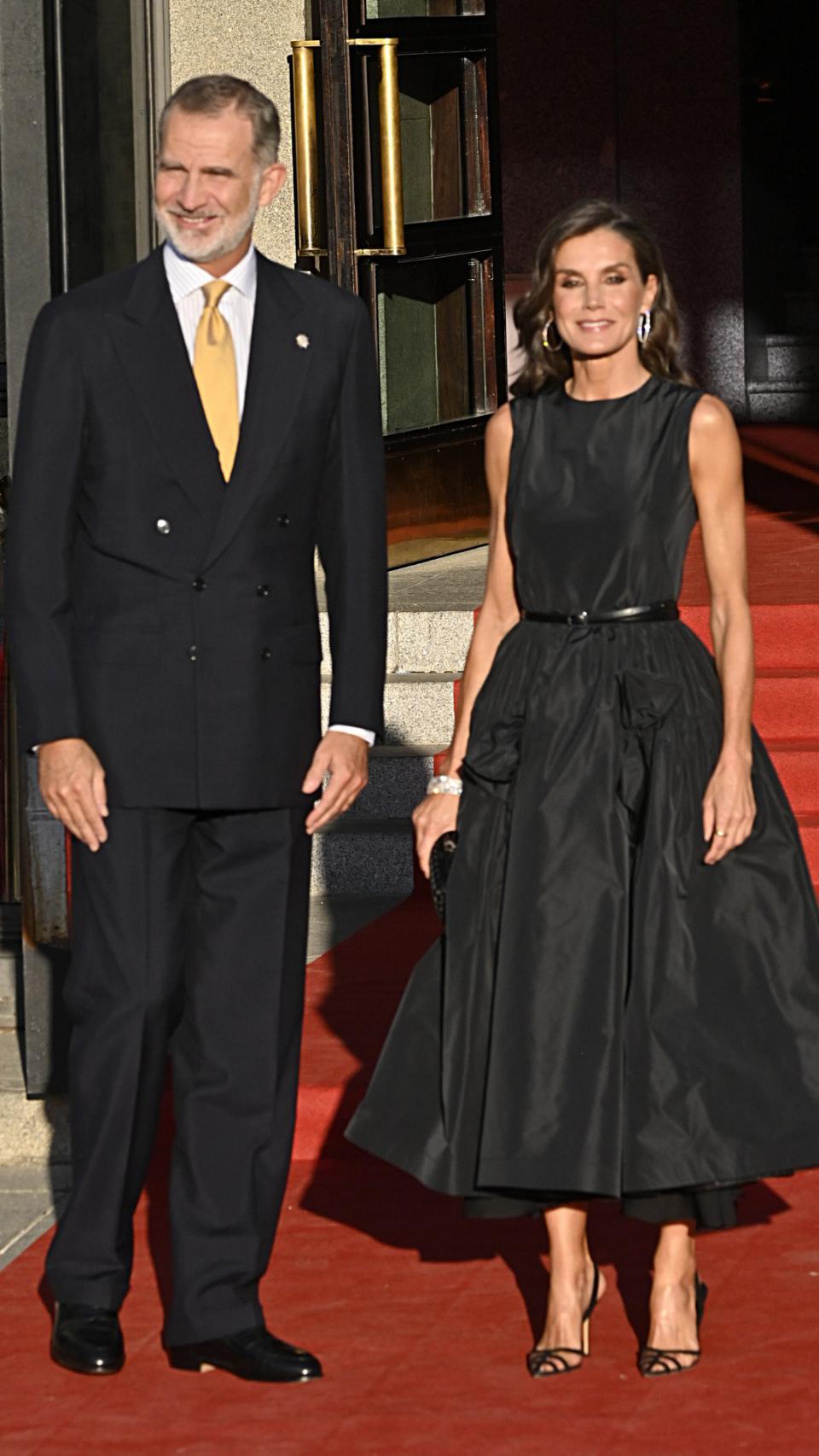 Los Reyes posan en el Teatro Real.