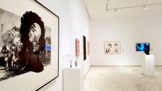 Dos de las obras de la artista afroamericana Kara Walker que se pueden ver en la muestra.