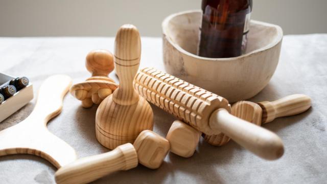 Imagen de archivo de instrumentos para la maderoterapia. Foto: iStock.