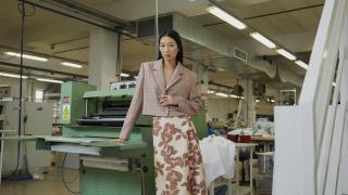 Cristina de Suecia, Cleopatra y otras 'alquimistas' de la historia inspiran la colección de otoño más natural y 'chic' de Mirto