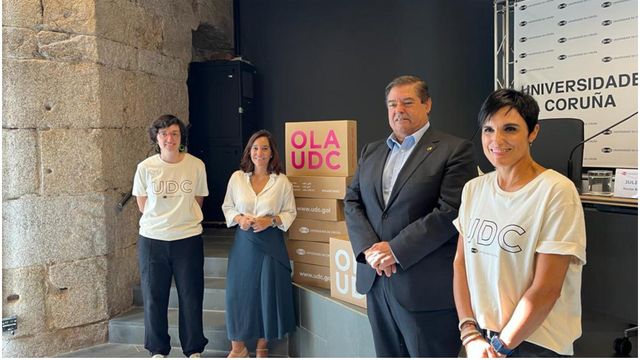 El rector de la UDC, Julio Abalde, y la alcaldesa de A Coruña, Inés Rey, este martes