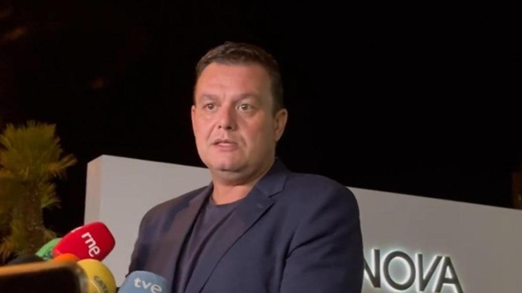Víctor Francos atiende a los medios de comunicación tras su reunión con las jugadoras de la Selección y la RFEF