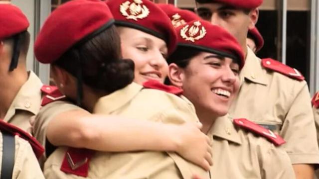 La princesa, con el resto de las cadetes.