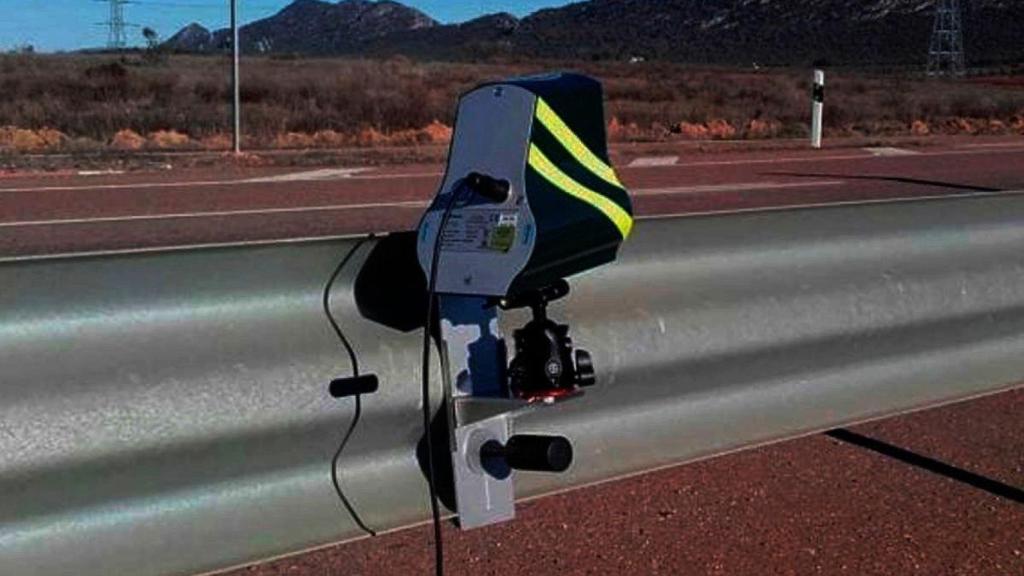 Radar de velocidad veloláser.
