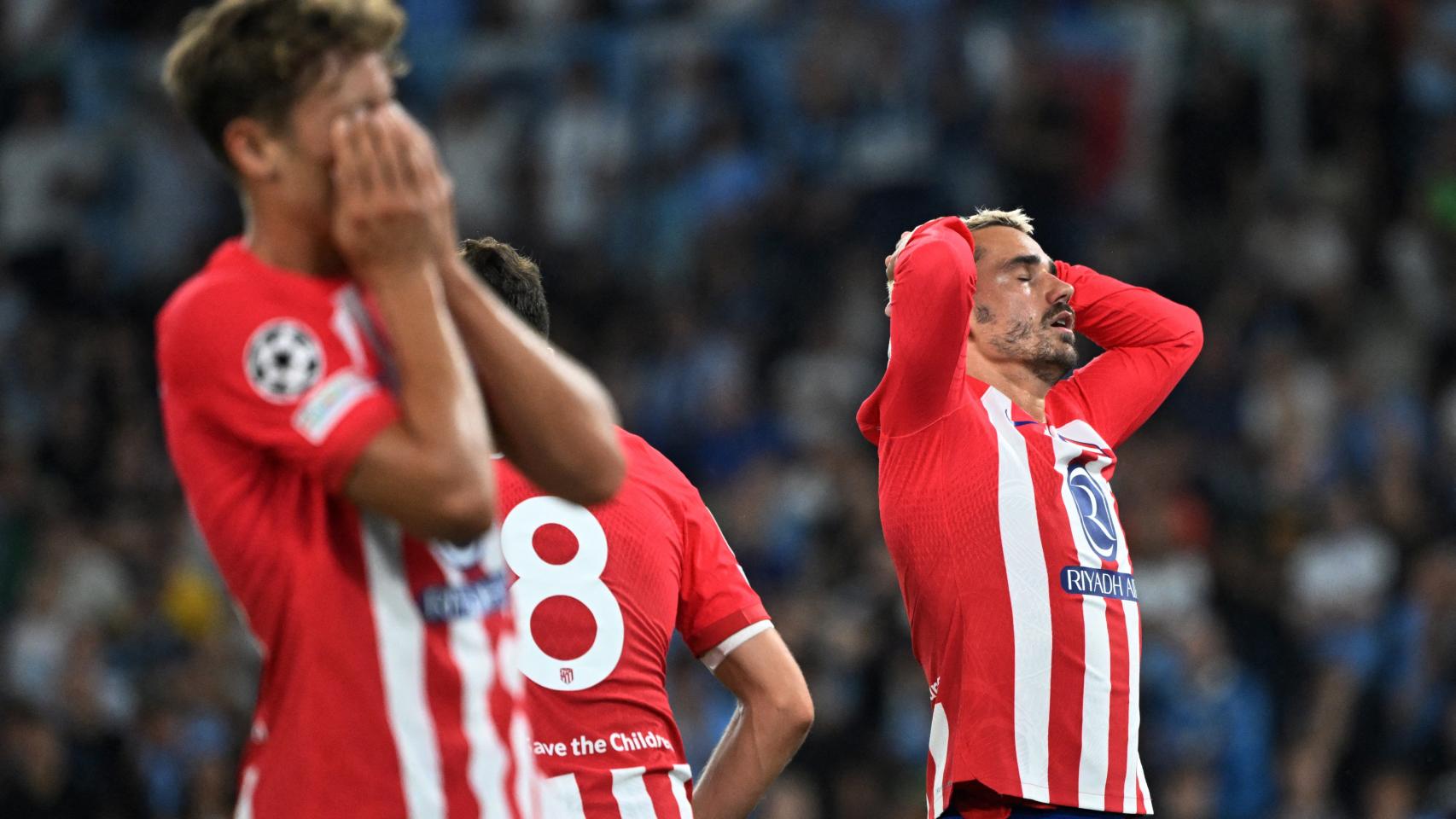 El Atleti pincha en su estreno en la Champions con un gol del portero de la Lazio en el descuento