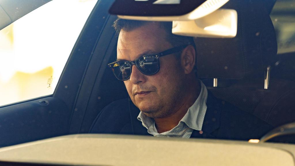 Víctor Francos, abandonando la concentración de la Selección