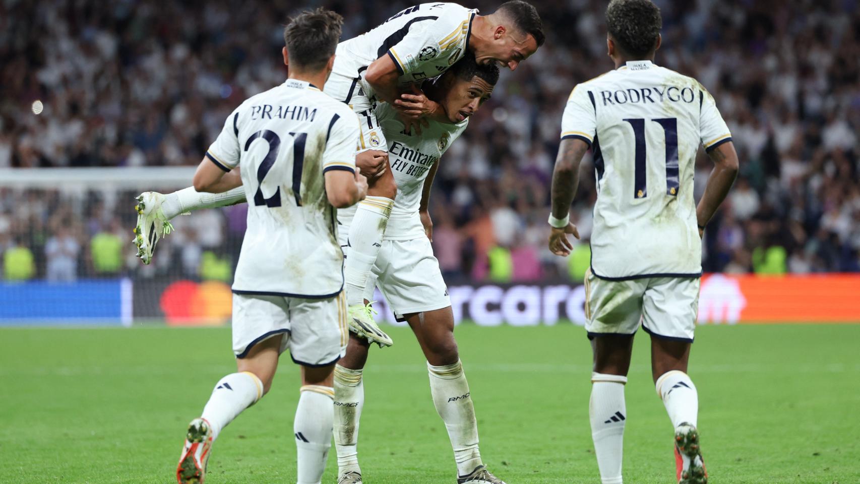 El Real Madrid celebra el gol de Bellingham.