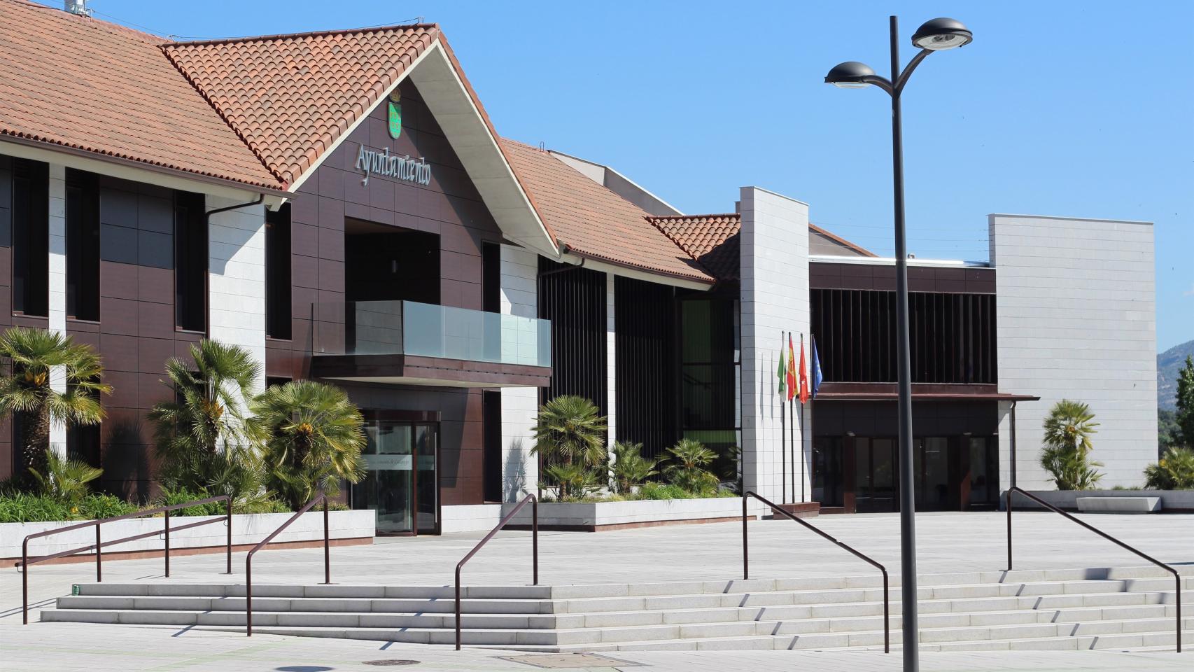 Fachada del Ayuntamiento de Galapagar.