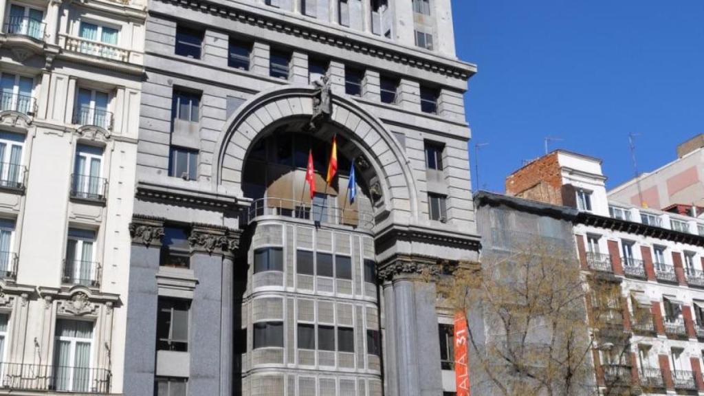 Madrid actualiza al siglo XXI un antiguo banco mercantil que todavía conserva su caja fuerte en el sótano