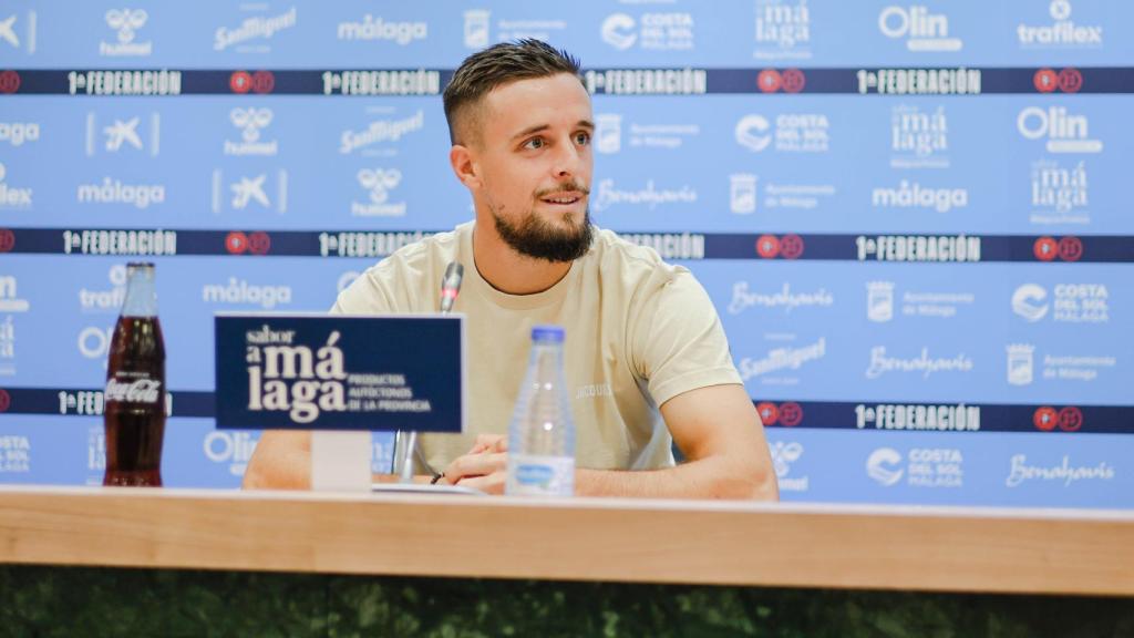 Genaro durante la rueda de prensa ofrecida en La Rosaleda