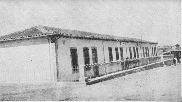 Antiguas escuelas de Villarino, construidas con el gran apoyo de los cubanos