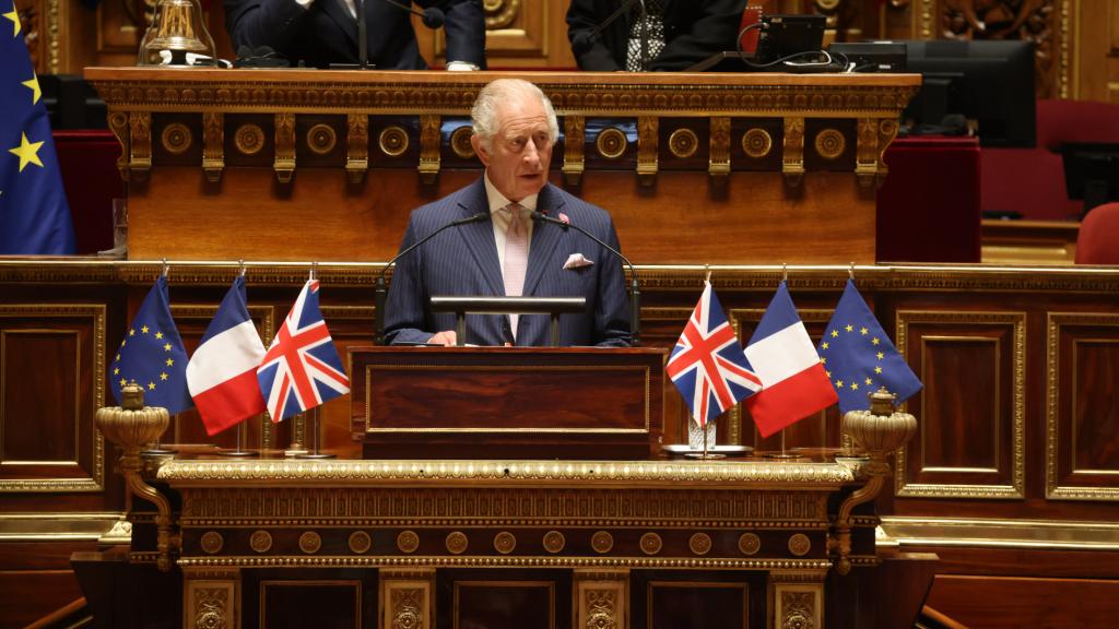 Carlos III en el Senado francés.