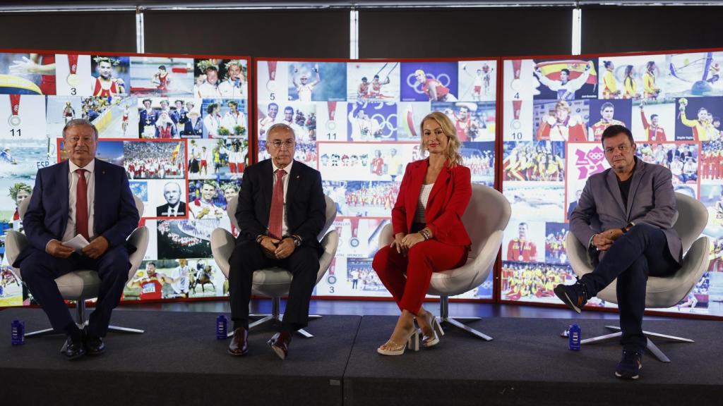 Lydia Valentín, junto a Alejandro Blanco, presidente del COE, y Víctor Francos, presidente del CSD.