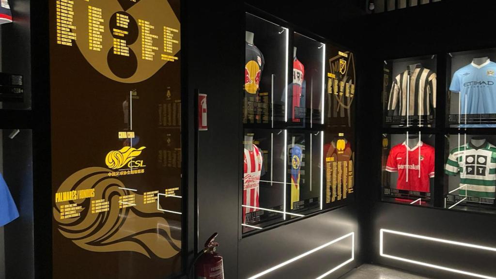 El museo permite ver cómo evolucionan las camisetas hasta convertirse en puro merchandising.
