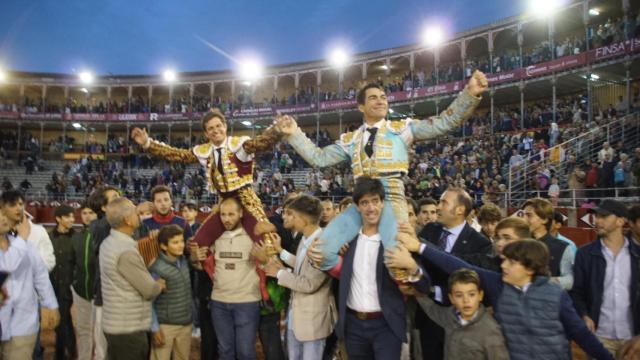Salida en hombros de López-Chaves y El Juli en su adiós de Salamanca