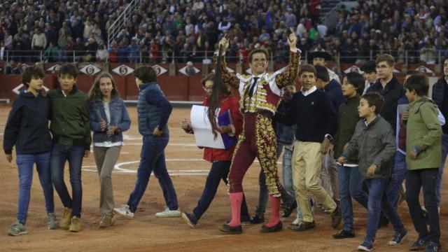 El Juli corta un rabo en La Glorieta de Salamanca