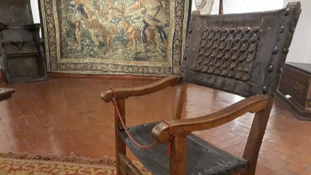 Imagen del 'Sillón del Diablo', ubicado en el Palacio de Fabio Nelli de Valladolid.