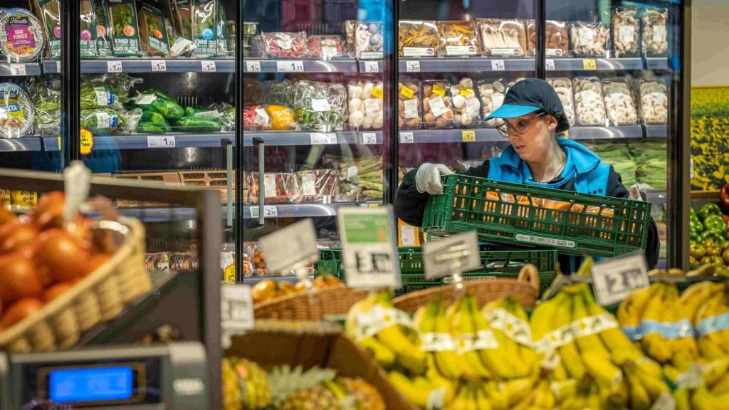 Alimentos mínimamente procesados en el supermercado.