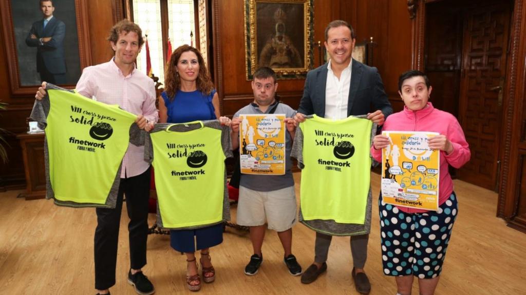 Presentación del VIII Cross y Paseo Solidario Down Toledo en el Ayuntamiento toledano.