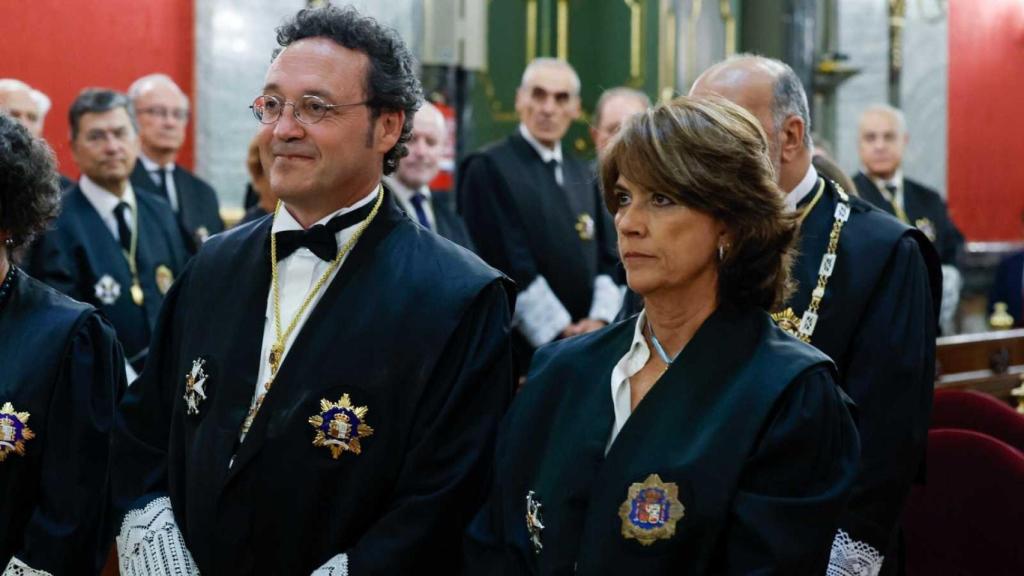 El fiscal general del Estado, Álvaro García Ortiz, y la fiscal de Memoria, la exministra Dolores Delgado.
