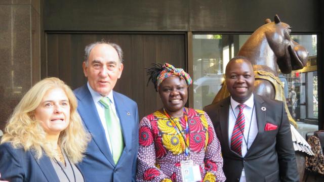 El presidente de Iberdrola, Ignacio Galán, con Nadi Albino, directora adjunta de Asociaciones y Movilización de Recursos de Generation Unlimited, organización de Unicef.