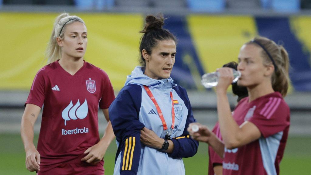 Alexia Putellas, Montse Tomé e Irene Paredes