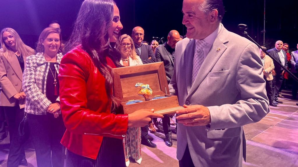 La pregonera Miriam Rodríguez con José Julián Gregorio